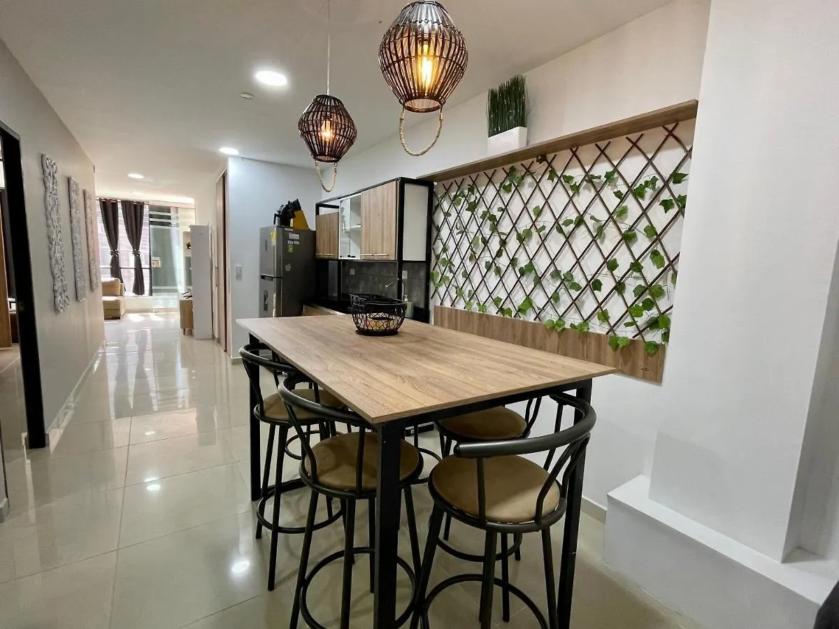 House Inn ميديلين شقة