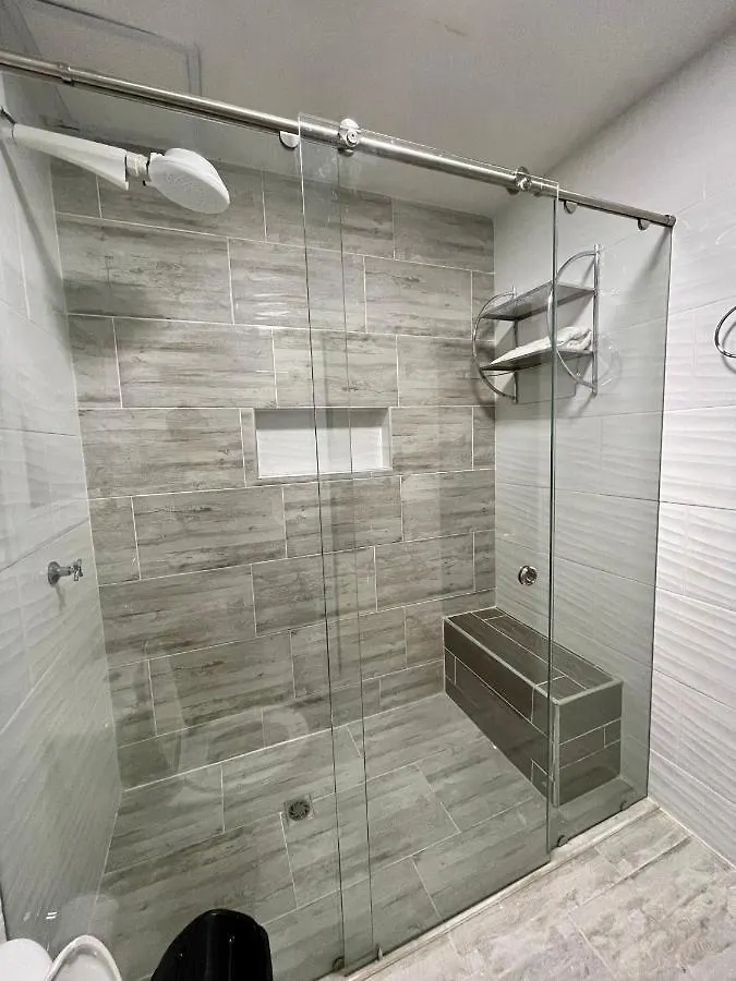 House Inn ميديلين شقة