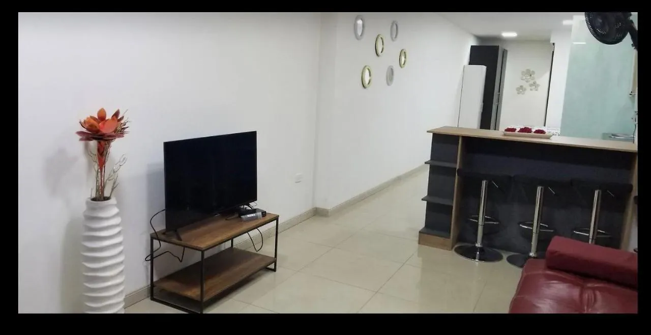 House Inn ميديلين 0*,