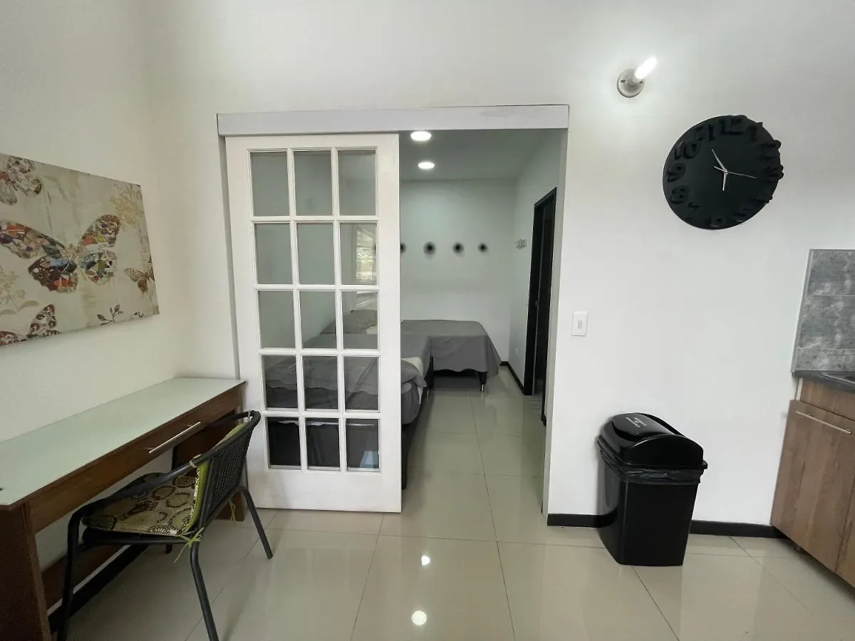 شقة House Inn ميديلين